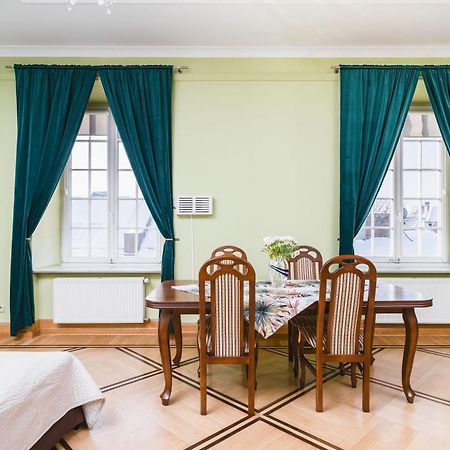 Apartamenty W Palacu Pod Baranami Krakow Bagian luar foto