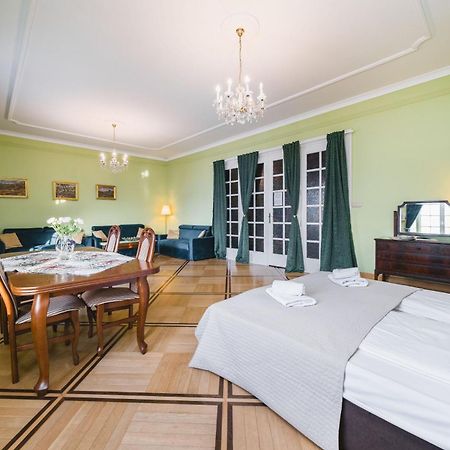 Apartamenty W Palacu Pod Baranami Krakow Bagian luar foto