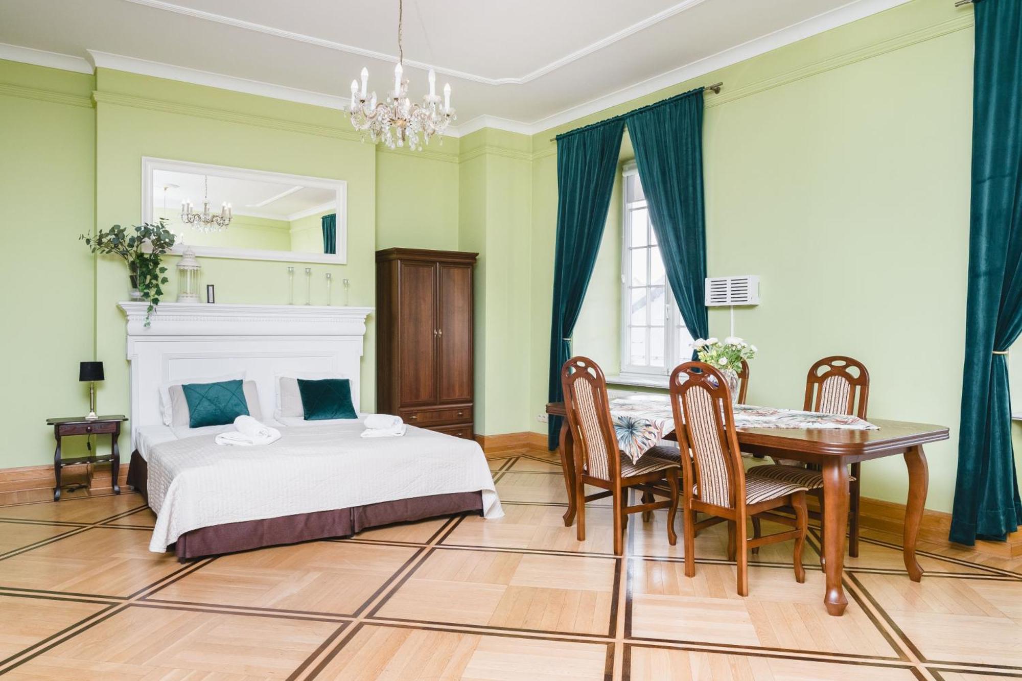 Apartamenty W Palacu Pod Baranami Krakow Bagian luar foto