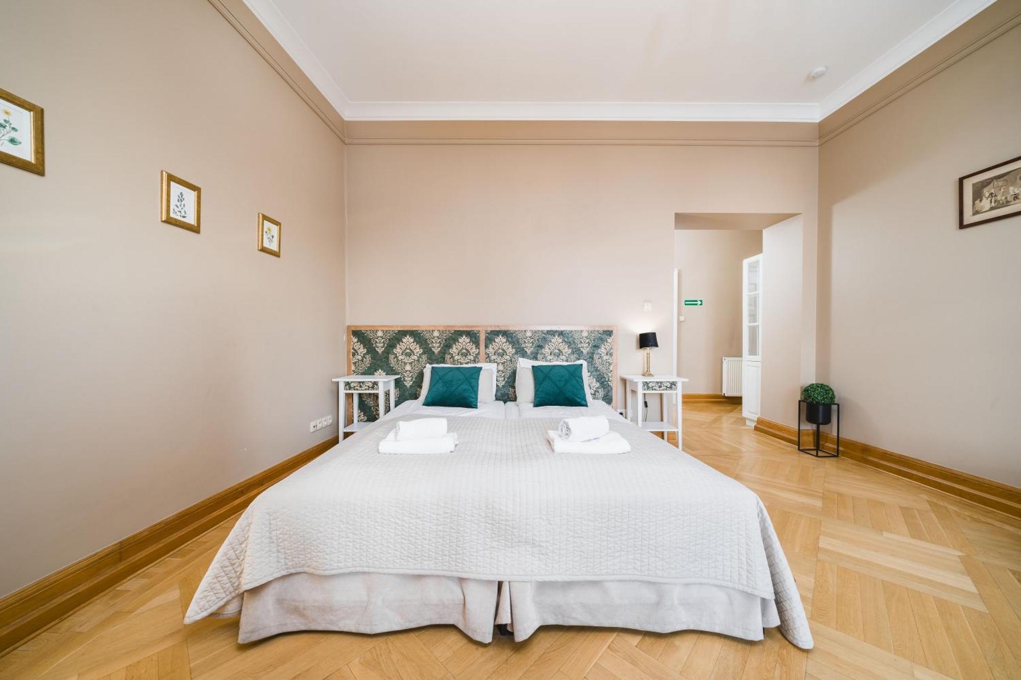 Apartamenty W Palacu Pod Baranami Krakow Bagian luar foto