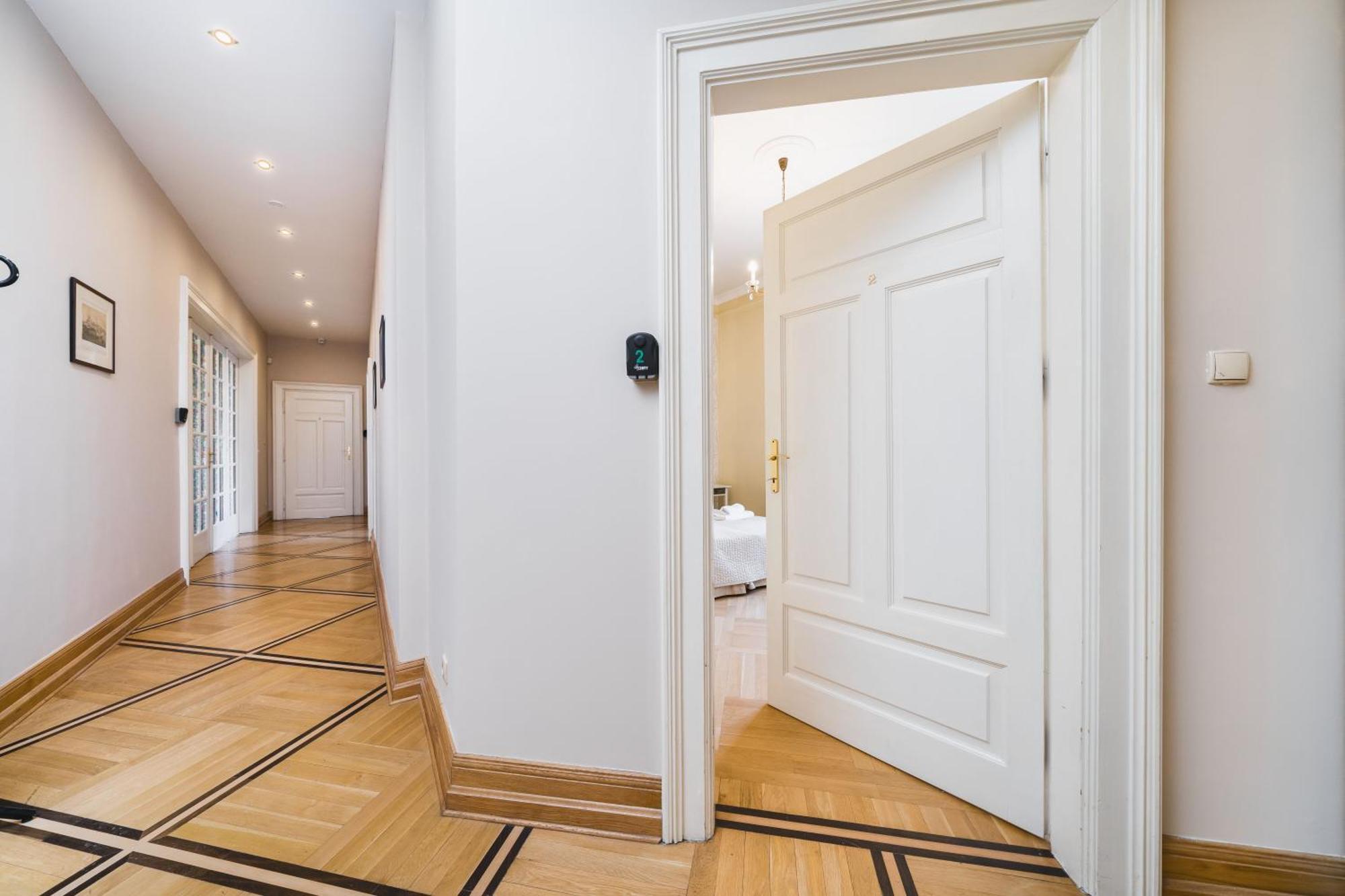 Apartamenty W Palacu Pod Baranami Krakow Bagian luar foto
