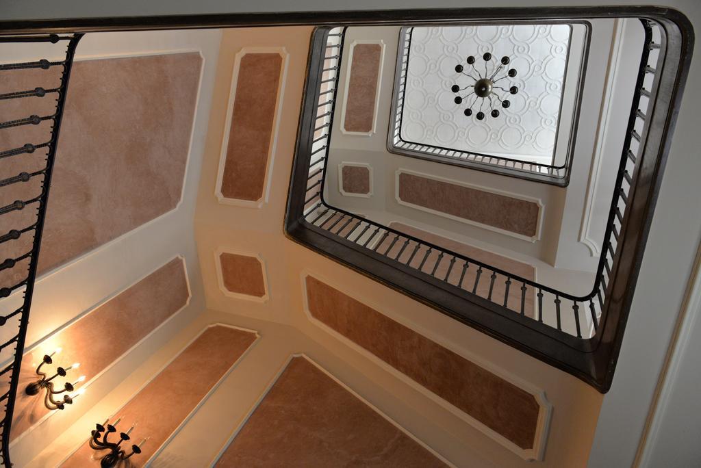 Apartamenty W Palacu Pod Baranami Krakow Bagian luar foto