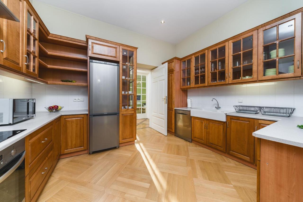 Apartamenty W Palacu Pod Baranami Krakow Bagian luar foto