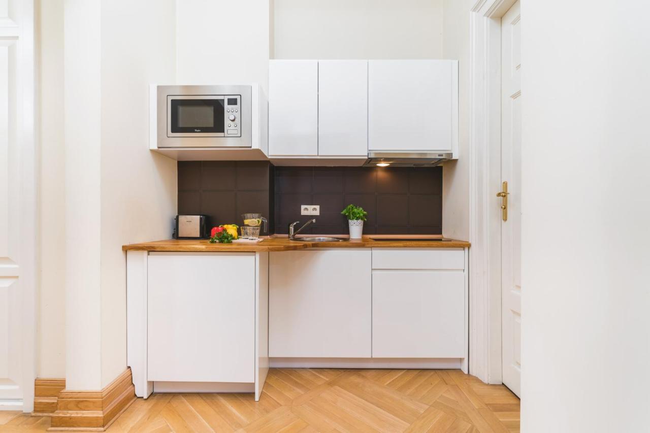 Apartamenty W Palacu Pod Baranami Krakow Bagian luar foto